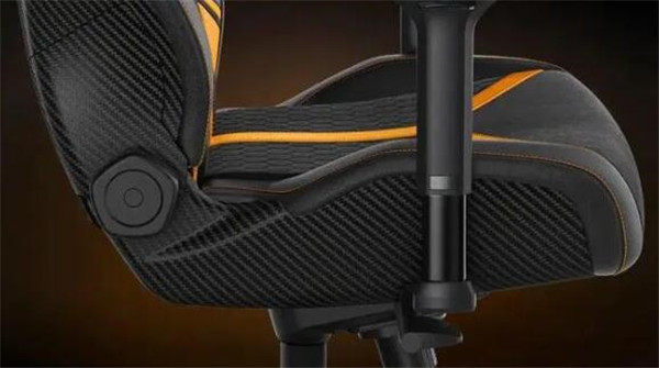雷蛇水神专业版兰博基尼限定款电竞椅发布，约9300元 第6张