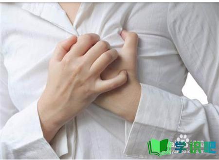 胸口中间疼是怎么回事？