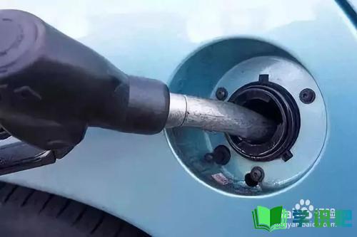 汽车如何更换油箱加油管？ 第4张