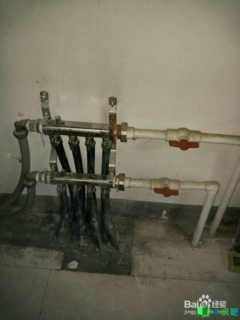 暖气进水管热回水管不热怎么办？