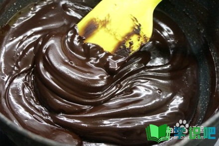 如何做出好吃的巧克力酱淋面栗子形蛋糕？ 第6张