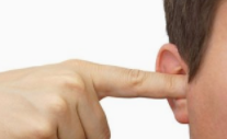 耳朵有堵塞感怎么办？