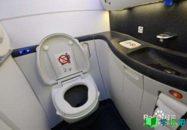 坐飞机想去厕所怎么办？ 第4张
