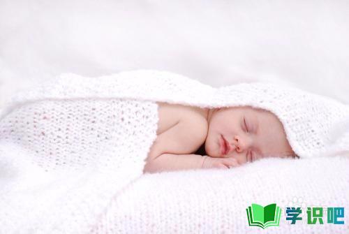 新生儿光睡觉不吃奶怎么办？